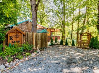 49556 McKenzie Hwy, Vida, OR