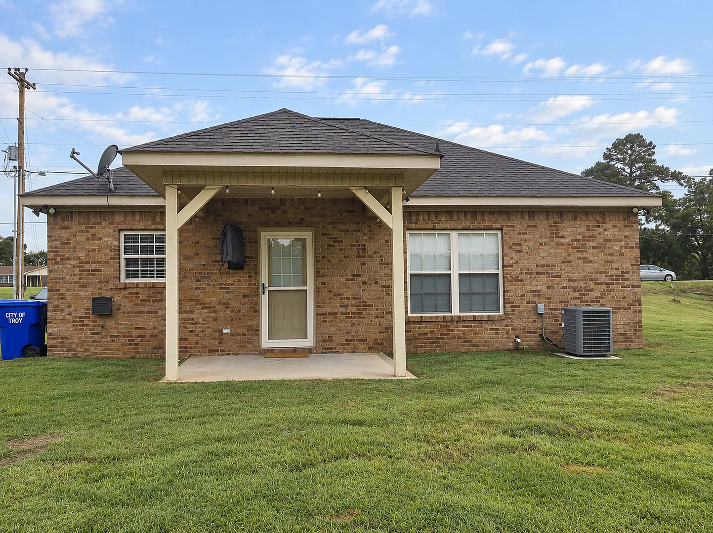 3 bed 2 bath home on Henderson Hwy — Photo 3
