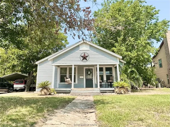 203 Francis Dr, College Station, TX 77840