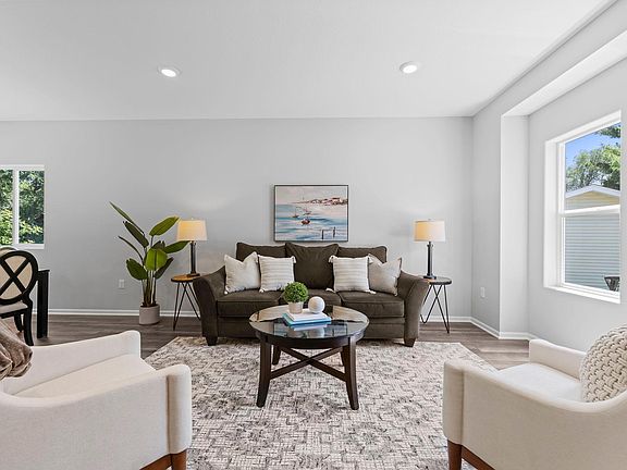 2nd image of 102 Bavarian Cir