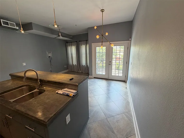 1011 Studemont St #101 — Photo 1