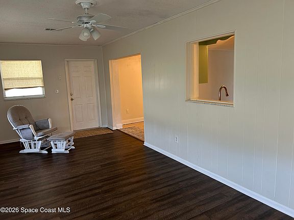 5th image of 858 Bianca Dr NE