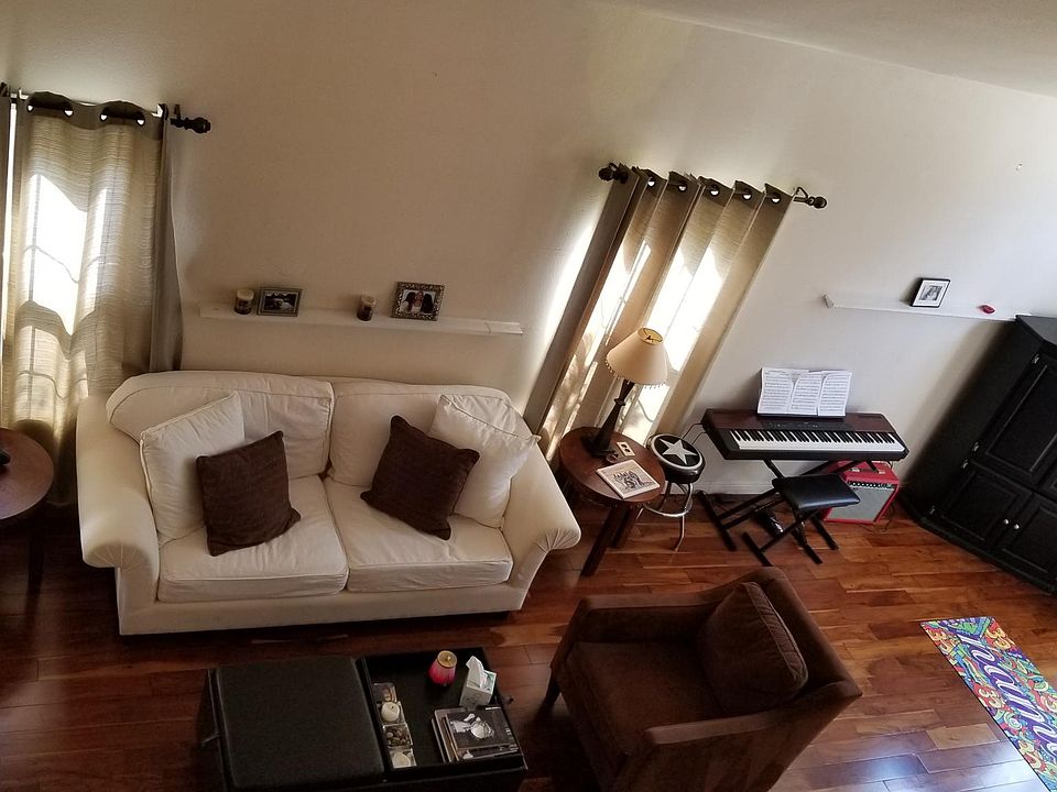 Charming Living room and Dining room to entertaining many guests