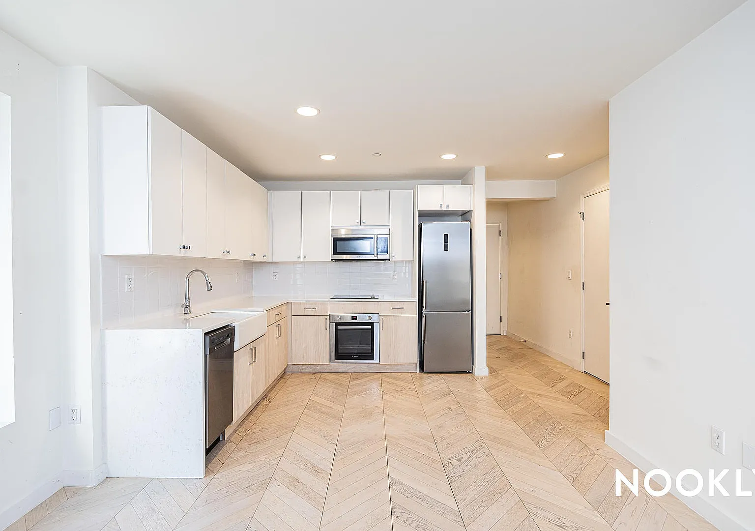 33 India St — Photo 4