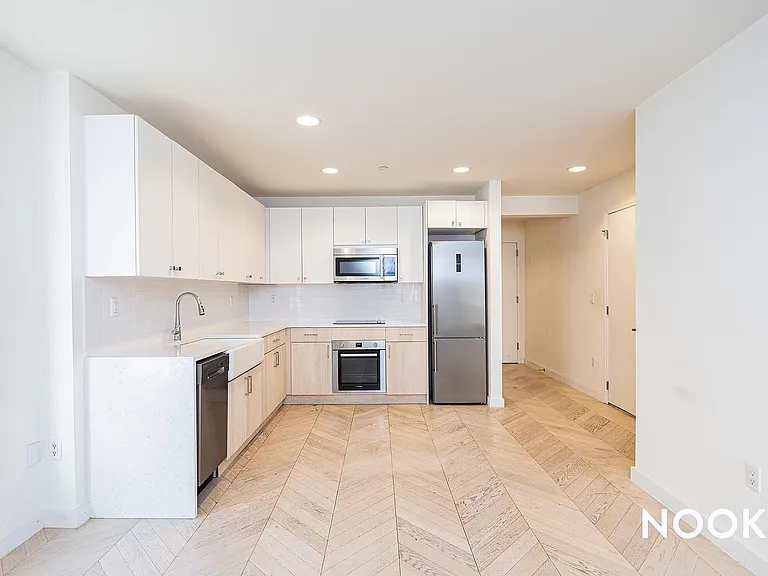 33 India St #606 — Photo 2