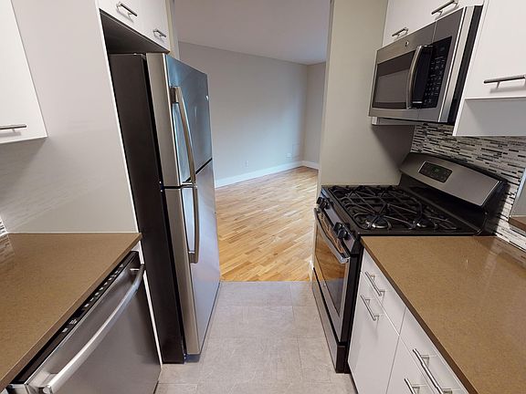 5th image of 175 E 96th St #21H