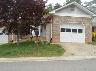 102 Thistle Knoll Ct, Asheville, NC 28803