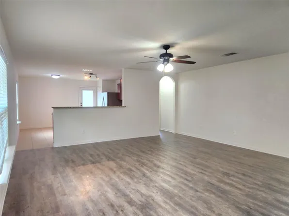 1616 Treeta Trl, Kyle, TX 78640