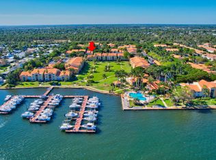 127 Yacht Club Way APT 111, Hypoluxo, FL 33462