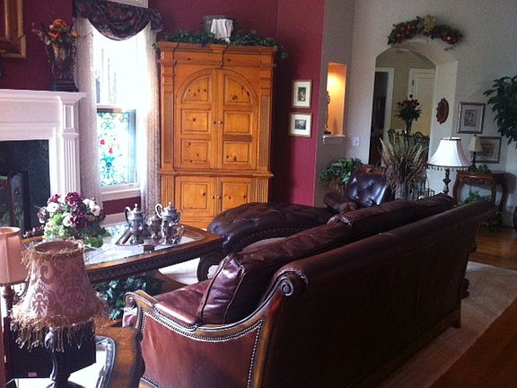 3rd image of 2825 Earlshire Ln