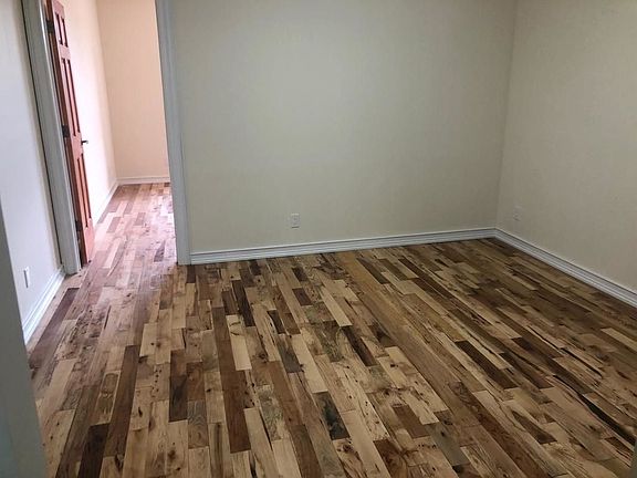 3rd image of 3269 48th St APT 1R