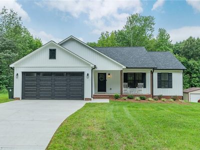 32 Ranchor Dr, Thomasville, NC, 27360