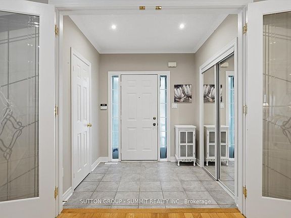 4th image of 42 Dylan St