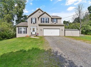 20 Byer Rd, Oswego, NY 13126