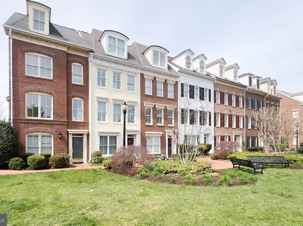 1233 Roundhouse Ln, Alexandria, VA 22314