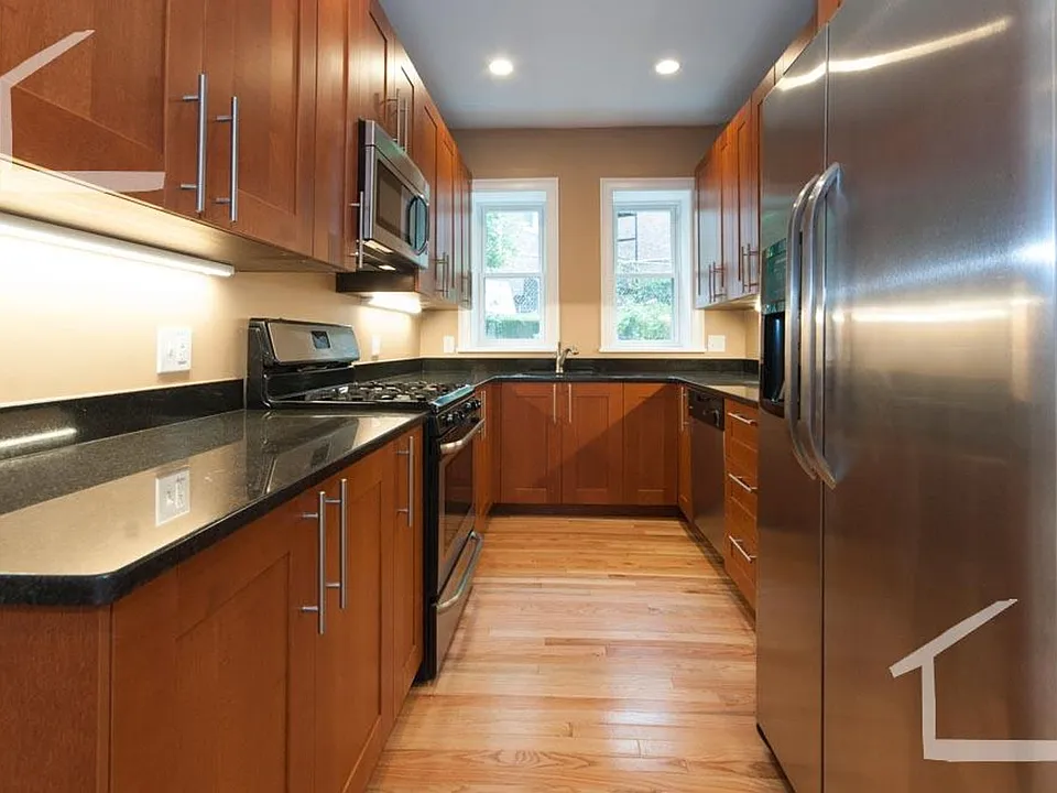 66 Lothian Rd #2