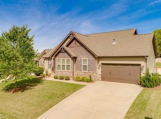 22 Pebblebrook Ct, Greer, SC 29651