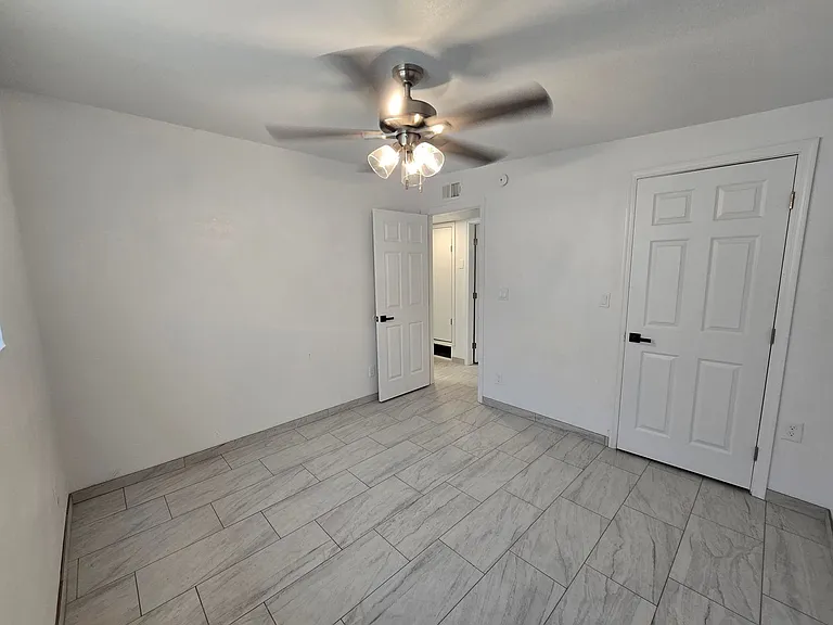 511 N Iroquois Ave — Photo 17