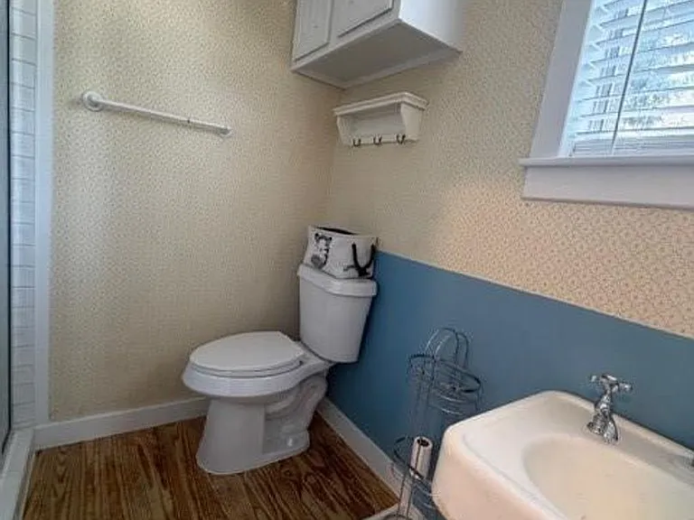 415 W Franklin St — Photo 14