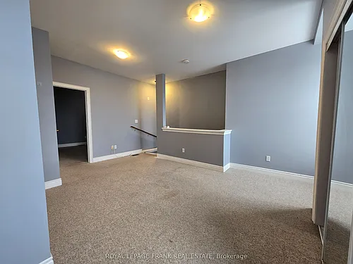 54 King St E Photo 1