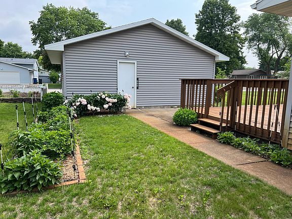 3rd image of 5058 W 8th St