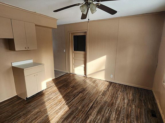 5th image of 914 Knollcrest Dr