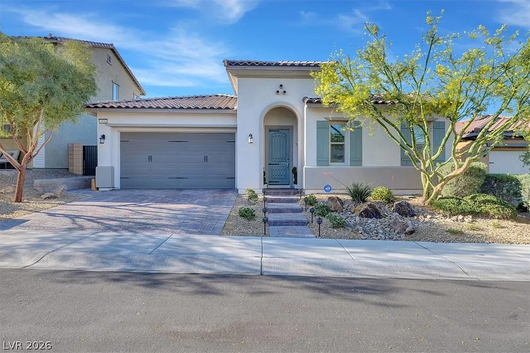 3 bed, 3.0 bath, 2091 sqft, $3,900 — Photo 2