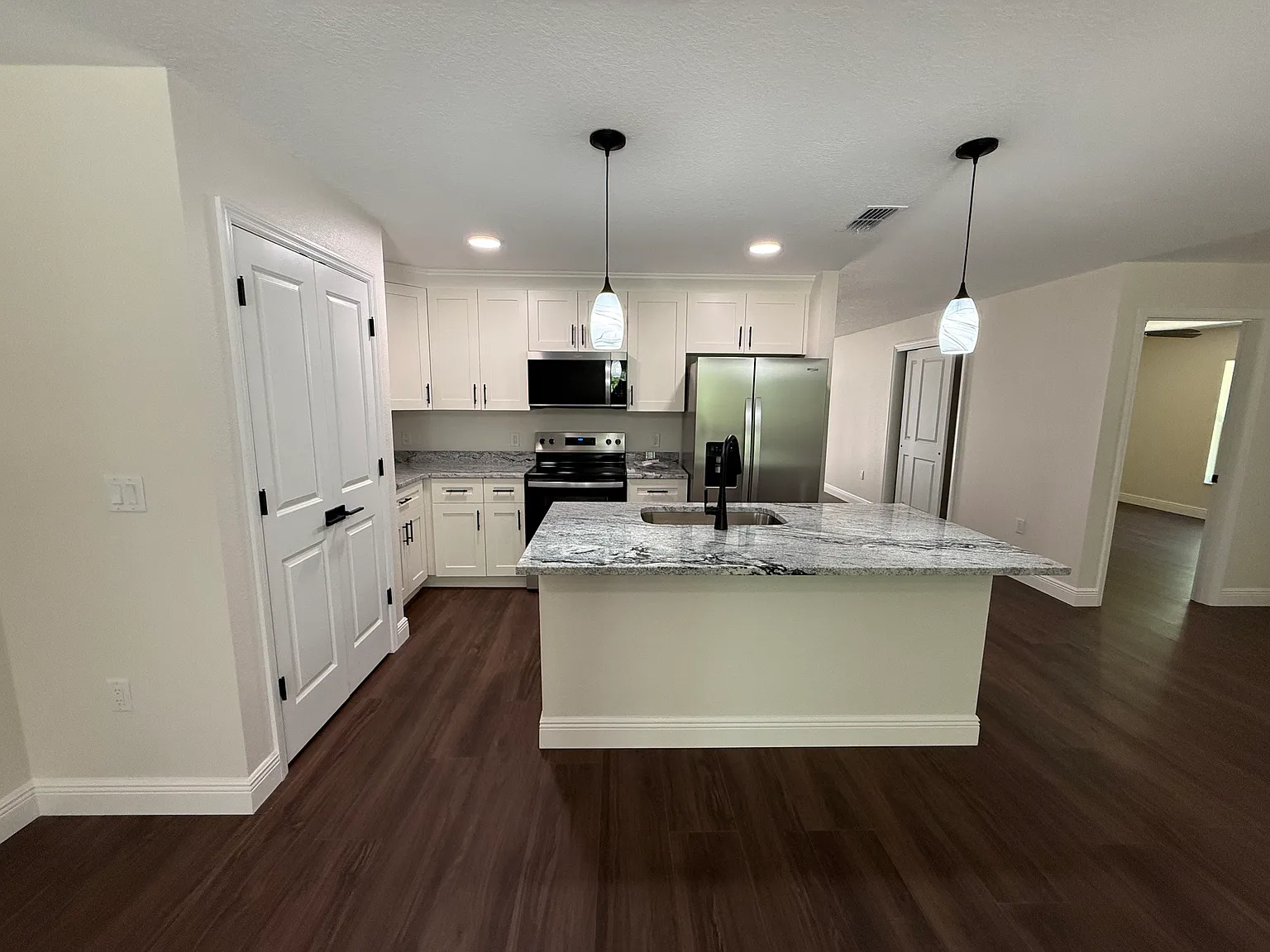 3 bed, 1510 sqft, $2,000 — Photo 4