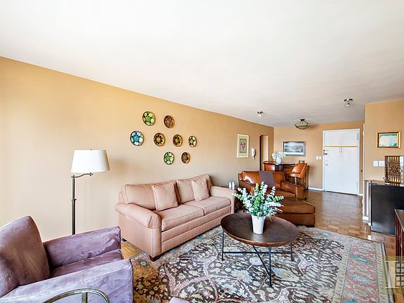 2nd image of 165 W 66th St APT 19D