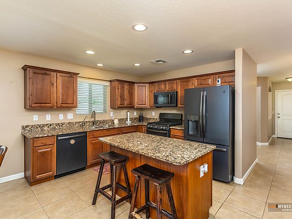 5th image of 40173 W Novak Ln