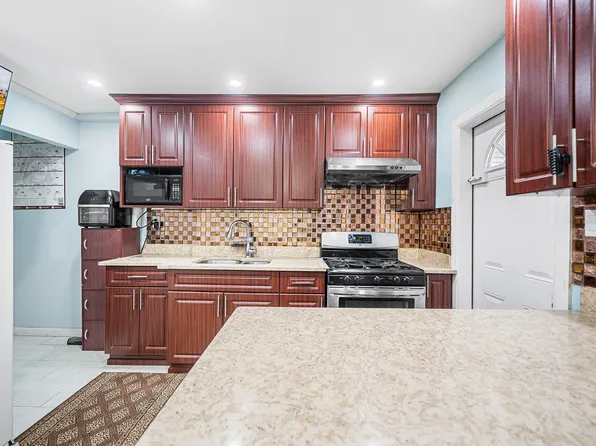 120-38 Inwood Street image 9 of 28