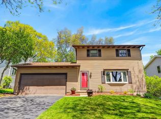 10 Flagstaff Ct, Madison, WI 53719