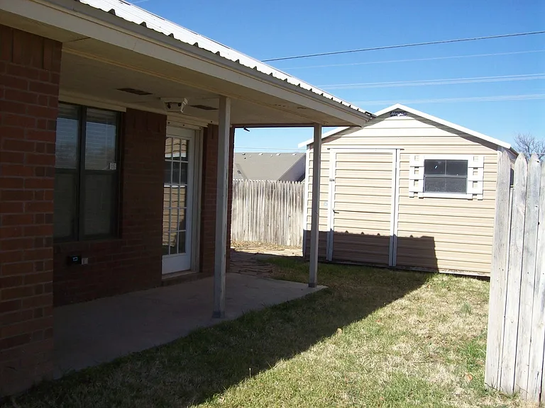 401 Justice Ave — Photo 24
