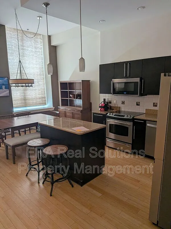 2 bed, 2.0 bath, $2,100 — Photo 3