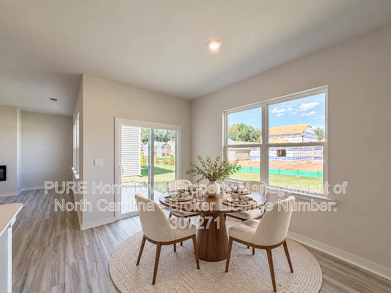 3 bed, 2.5 bath, 1749 sqft, $2,025 — Photo 3