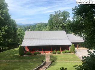156 Pizzle View Dr, Bakersville, NC 28705