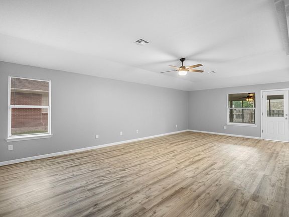 3rd image of 1307 Terra St