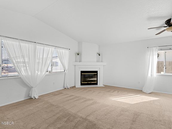 3rd image of 906 Vista Del Sol