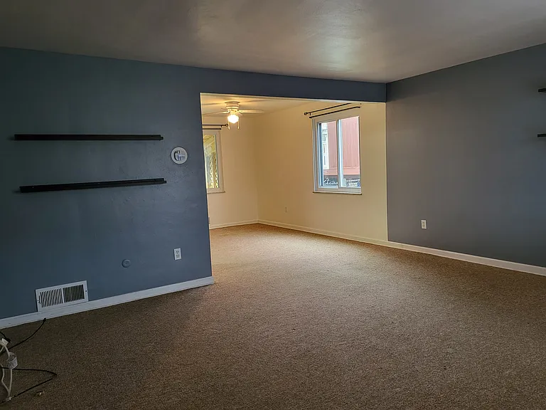 2128 Carolina Ave — Photo 17