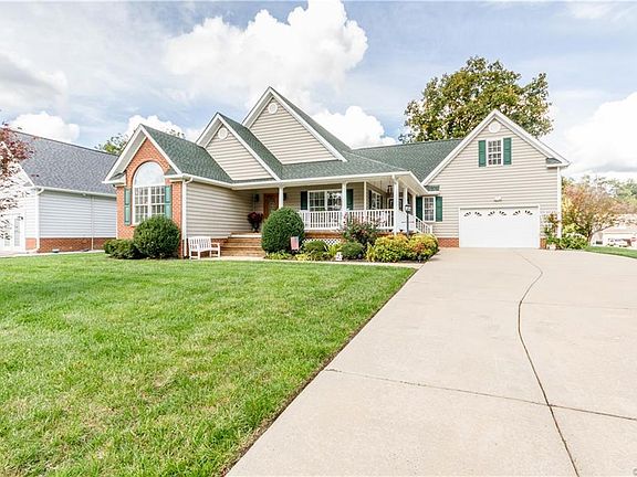 2nd image of 4300 Village Woods Ln