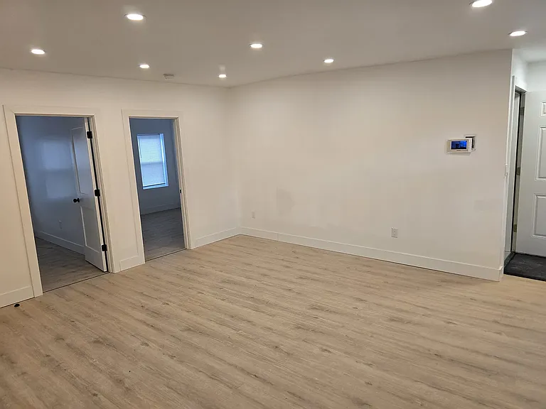 31 Van Zandt St #2 — Photo 17