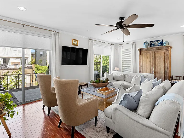 22840 Goldsborough Ter — Photo 18