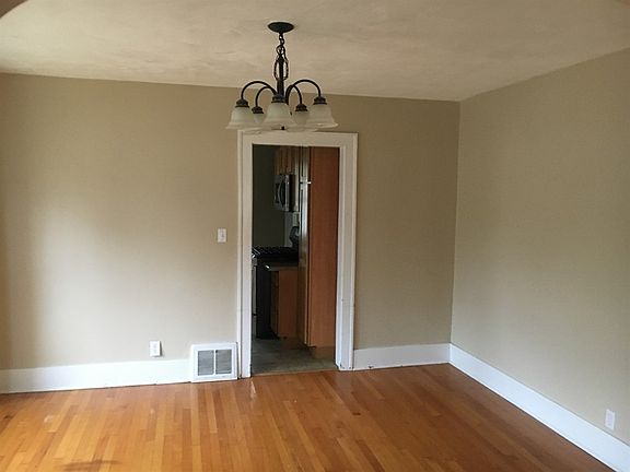 5th image of 416 E Woodside St