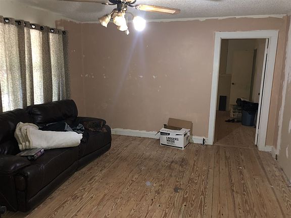 4th image of 321 County Road 316