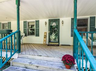 11527 McGregor Rd, Pinckney, MI 48169