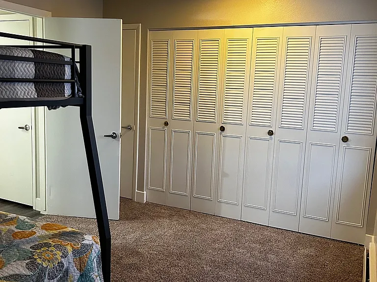 Aspen Ridge Apartments — Photo 24