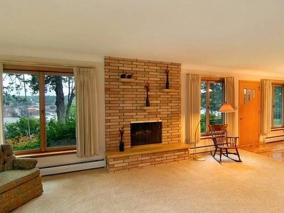 3rd image of 1354 Egard St