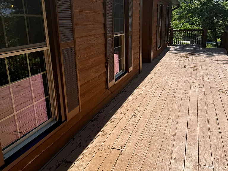 400 Emerald Dr — Photo 1