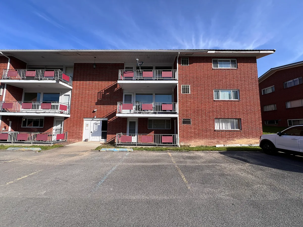 Building Photo - 4101 Mountain View Mnr #B1