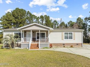 306 Brookside Ct, Peletier, NC 28584